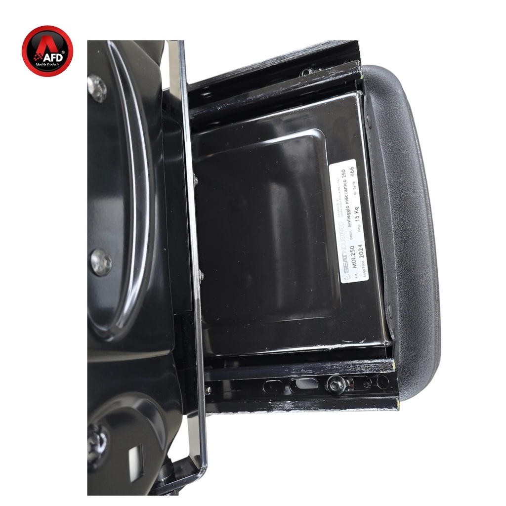 ASIENTO SMALL SUSPENSION MECANICA - MOL250 / VINILO SKY NEGRO CON CINTURON SML2511